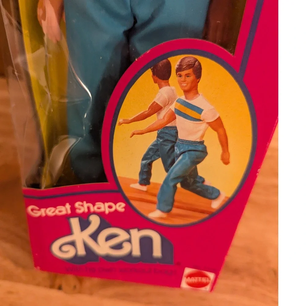 NIB Vintage 1983 Mattel Great Shape Ken Doll 7318 Workout Clothes Bag Collect